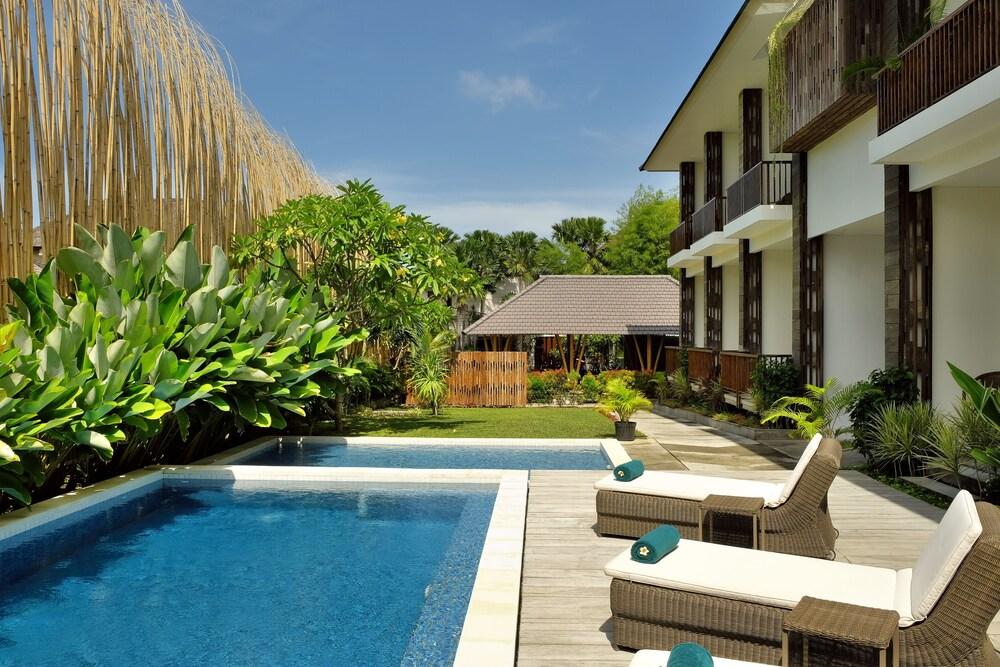 Cove Tevana Seminyak Buitenkant foto